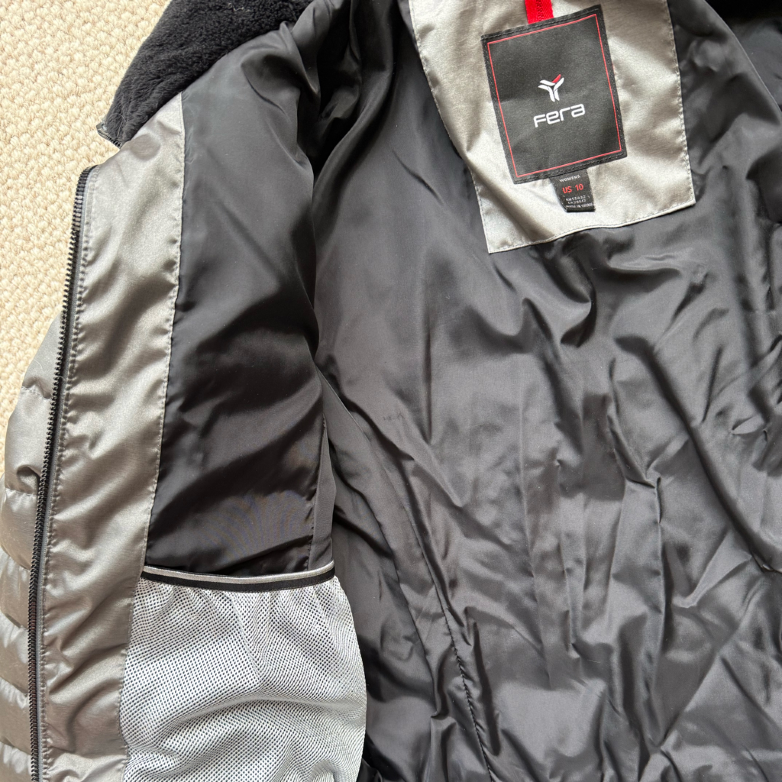 Fera Women’s Grey Puffer